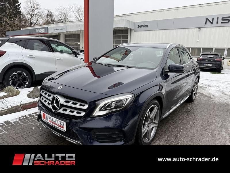 Gebraucht Mercedes GLA220 AMG line 184 PS (135 kW) 2017 Blau SUV