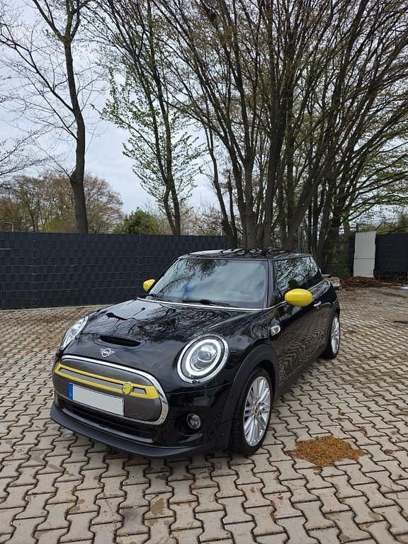 Gebraucht Mini Cooper SE 135 kW (184 PS) 2021 Schwarz Kleinwagen