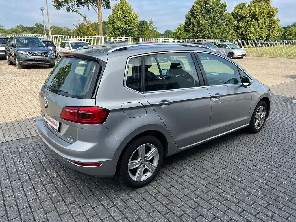 Gebraucht VW Golf Sportsvan Trendline 110 PS (80 kW) 2016 Silber Van / Kleinbus