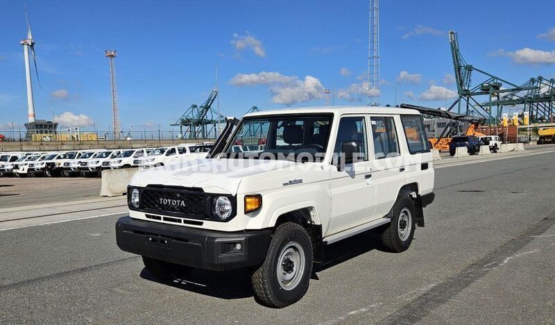 Weiß Neu 2024 Toyota Land Cruiser SUV | 42.000 € (Fairer Preis) - Bild 1/3