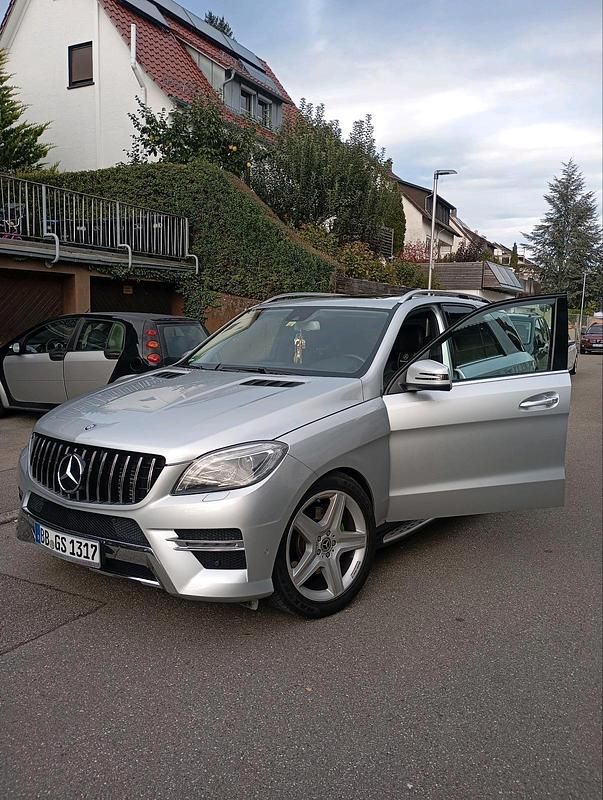 Silber Gebraucht 2013 Mercedes 350 Limousine | 19.150 € (Fairer Preis) - Bild 1/4