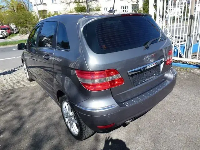Gebraucht Mercedes B160 95 PS (69 kW) 2010 Grau Van / Kleinbus