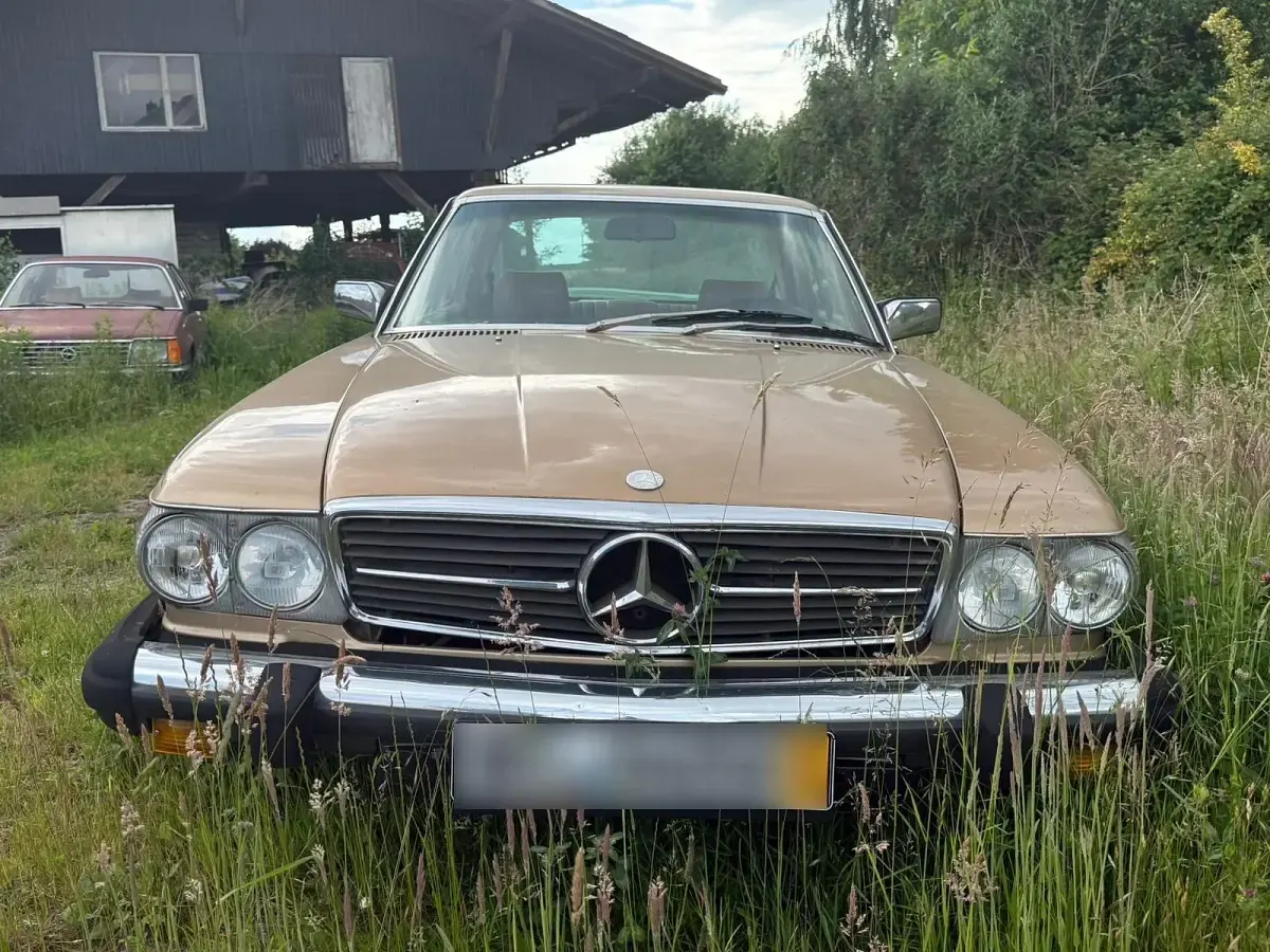 Gebraucht Mercedes SLC380 155 PS (114 kW) 1981 Gold Coupé