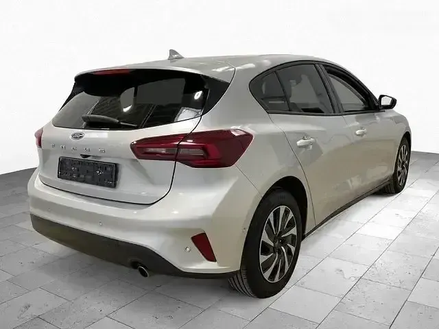 Gebraucht Ford Focus Titanium X 116 PS (85 kW) 2023 Polarsilber Limousine