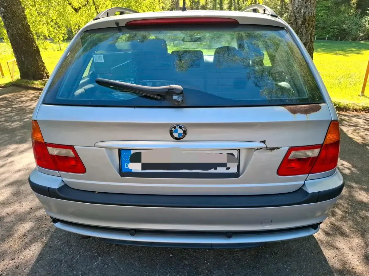 Gebraucht BMW 320 136 PS (100 kW) 2000 Silber Kombi