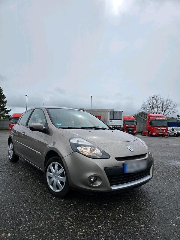 Gebraucht Renault Clio III 75 PS (55 kW) 2011 Braun Kleinwagen
