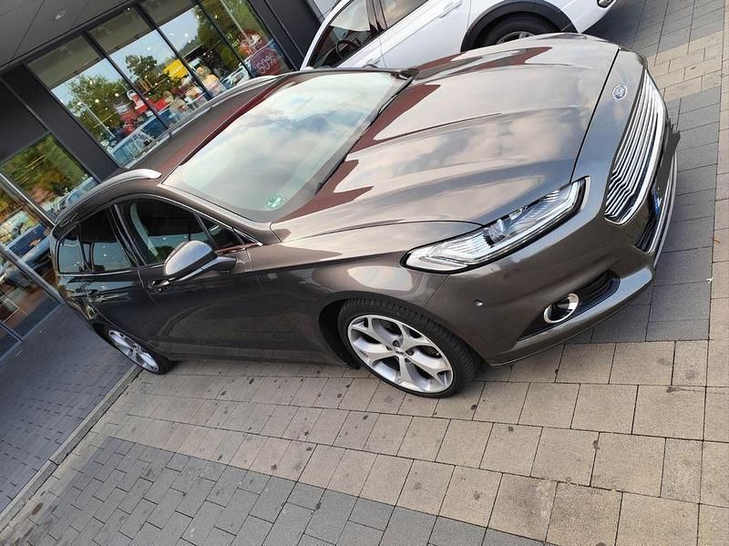 Grau Gebraucht 2017 Ford Mondeo Titanium Kombi | 10.500 € (Guter Preis) - Bild 1/4