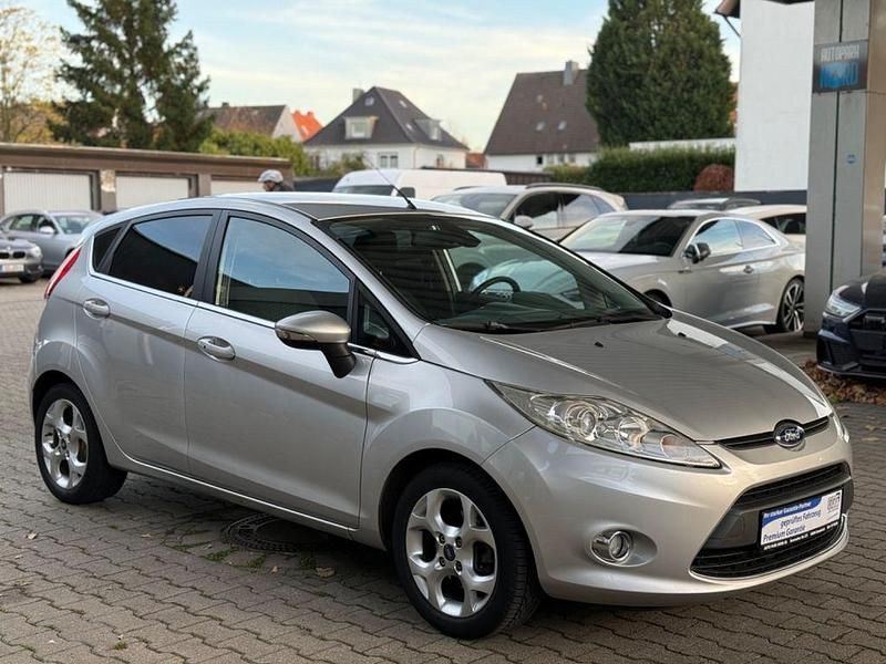 Gebraucht Ford Fiesta Titanium 120 PS (88 kW) 2009 Silber Limousine