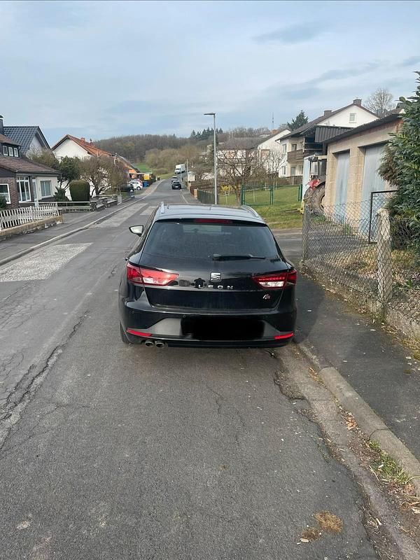 Second-hand Seat Leon 150 CP (110 kW) 2016 Negru Break