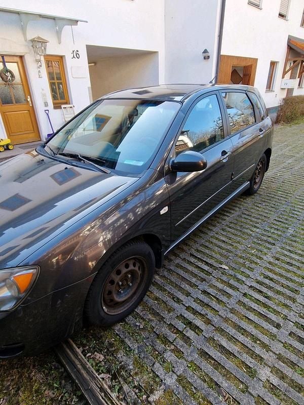 Gebraucht Kia Cerato EX 143 PS (105 kW) 2004 Grau Kombi