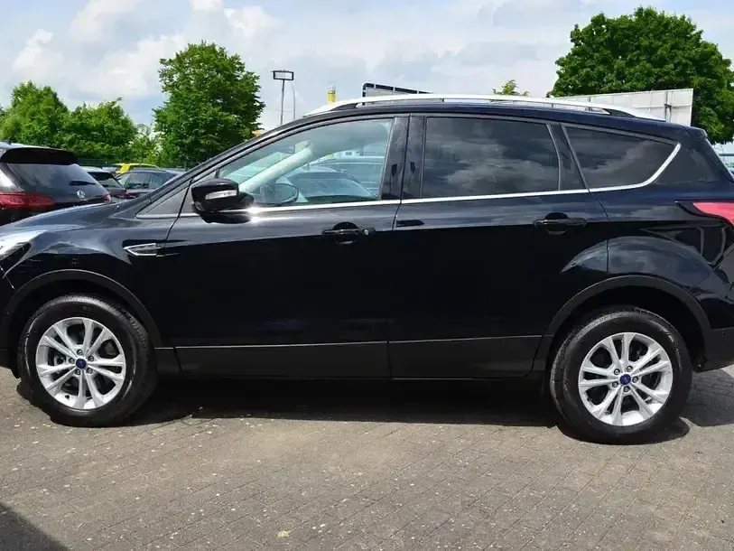 Gebraucht Ford Kuga Titanium 175 PS (128 kW) 2018 Schwarz SUV