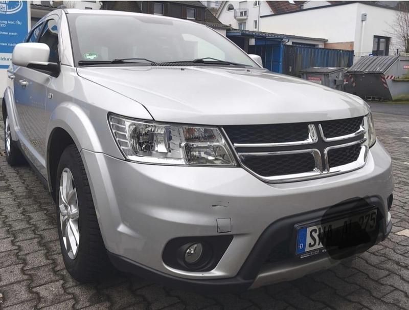 Gebraucht Fiat Freemont 140 PS (102 kW) 2011 Silber SUV