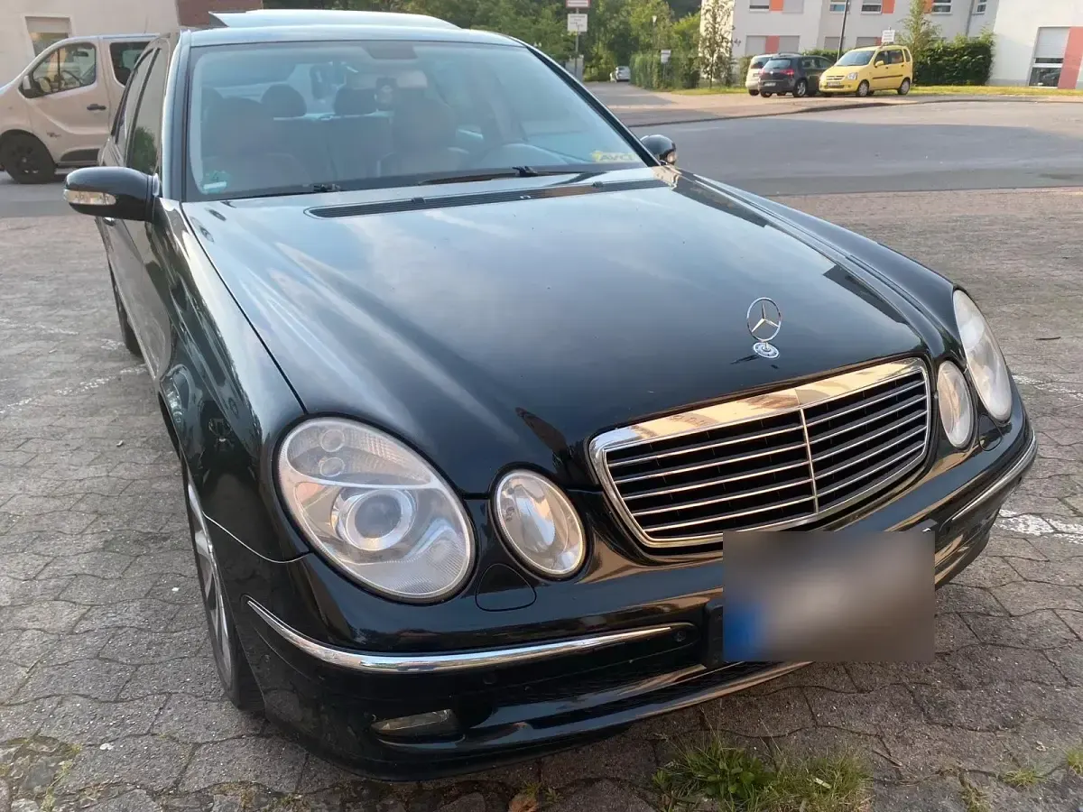 Gebraucht Mercedes E320 Avantgarde 224 PS (164 kW) 2006 Schwarz Limousine
