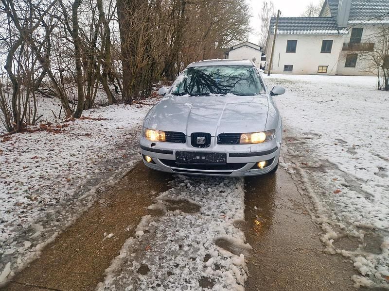 Silber Gebraucht 2006 Seat Leon Limousine | 2.199 € (Fairer Preis) - Bild 1/4