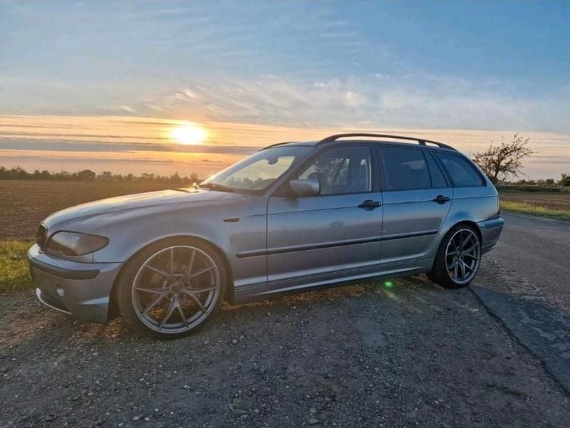 Grau Gebraucht 2004 BMW 316 Kombi | 3.299 € (Teuer) - Bild 1/4