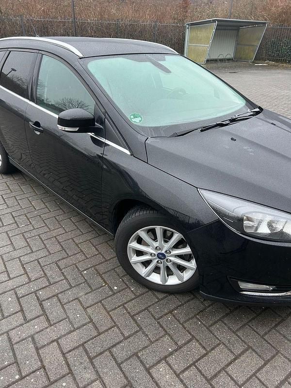 Gebraucht Ford Focus Titanium 150 PS (110 kW) 2016 Schwarz Kombi