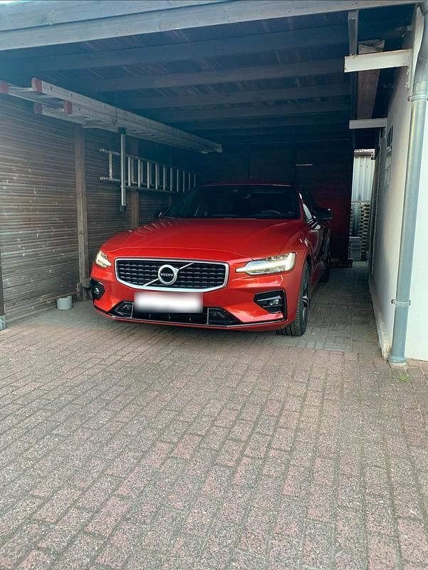 Gebraucht Volvo V60 R-Design 194 PS (142 kW) 2019 Rot Kombi