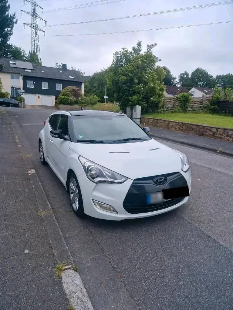Gebraucht Hyundai Veloster 140 PS (102 kW) 2012 Weiß Kleinwagen