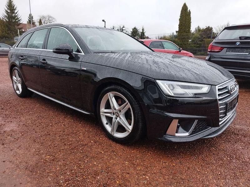 Używany Audi A4 S-Line 190 KM (139 kW) 2019 Czarny Kombi