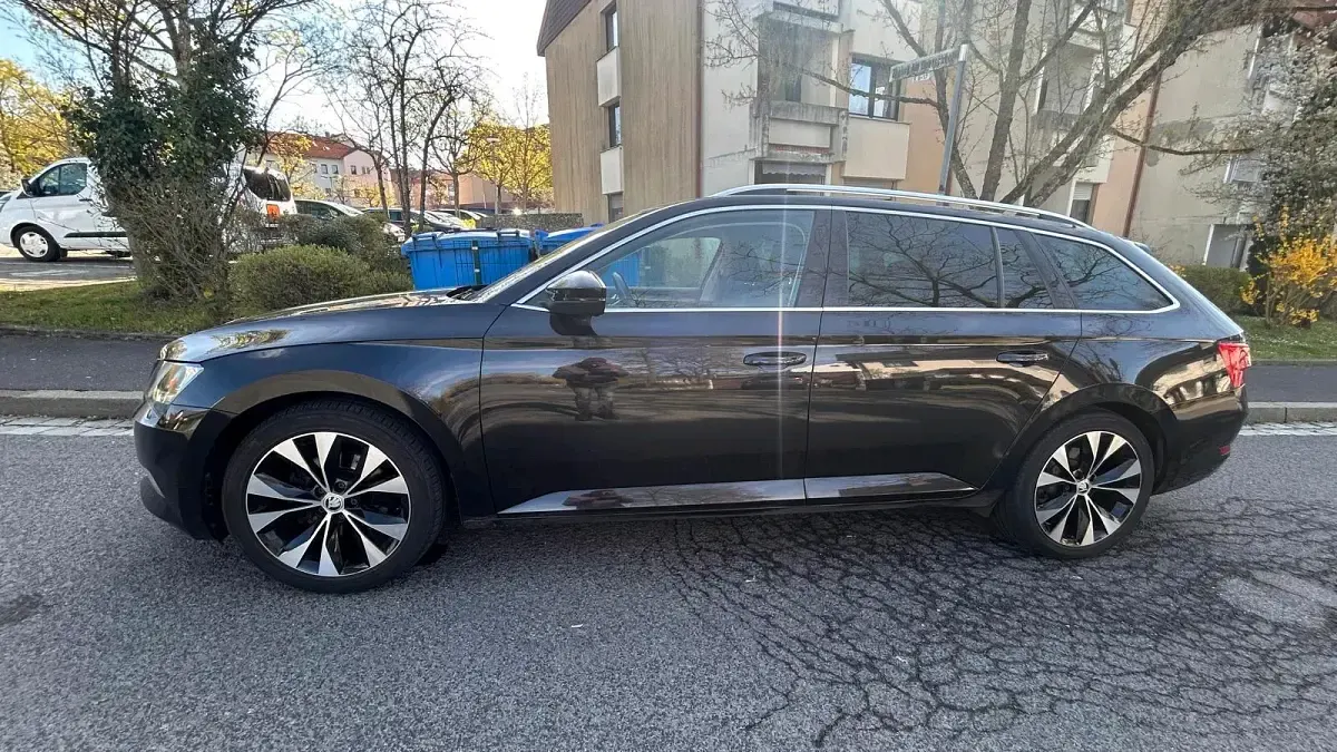 Gebraucht Skoda Superb 150 PS (110 kW) 2016 Schwarz Kombi