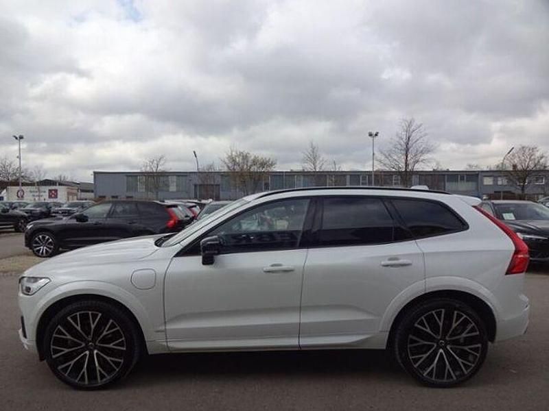Gebraucht Volvo XC60 R-Design 341 PS (250 kW) 2021 Crystal white / metallic SUV