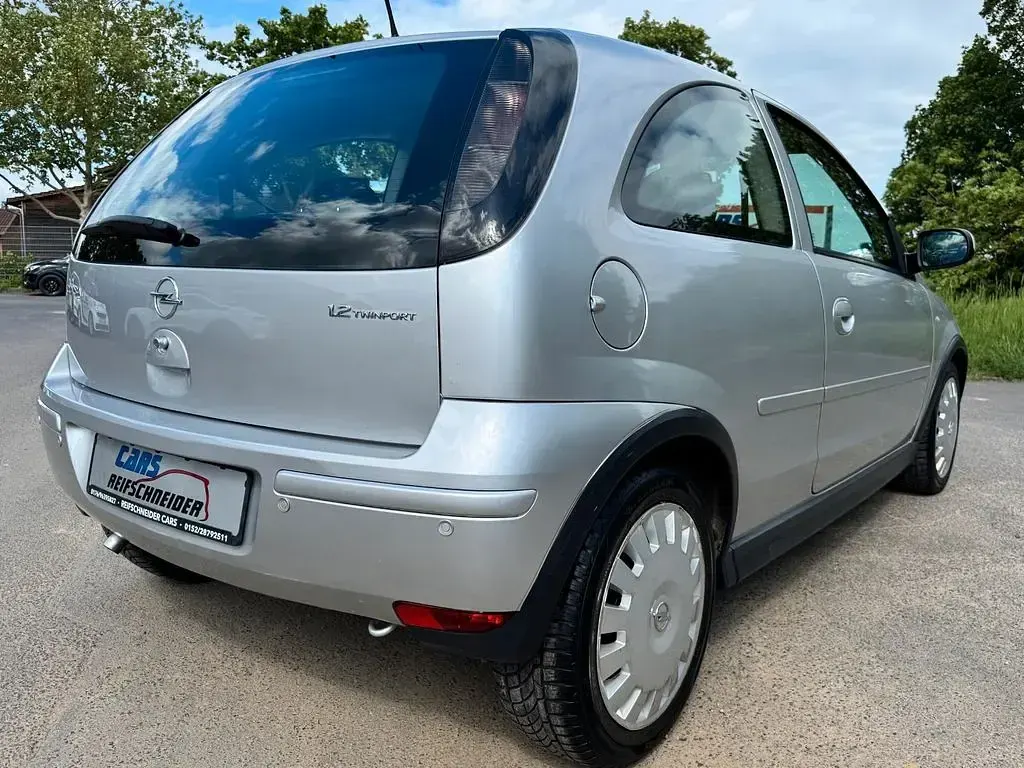 Gebraucht Opel Corsa Edition 80 PS (58 kW) 2005 Silber Kleinwagen
