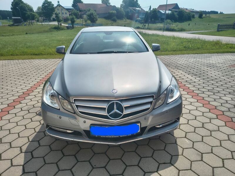 Silber Gebraucht 2012 Mercedes E200 Avantgarde Coupé | 13.299 € (Guter Preis) - Bild 1/4