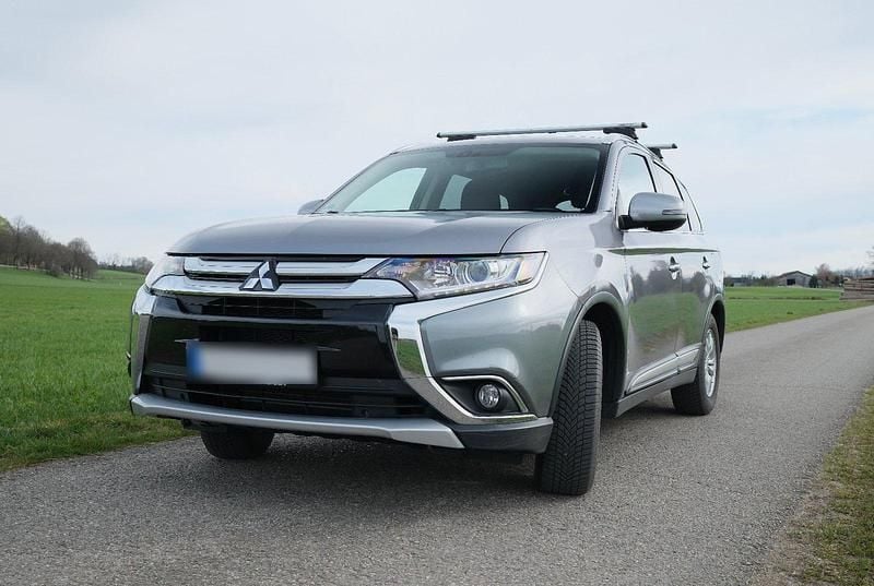 Gebraucht Mitsubishi Outlander 150 PS (110 kW) 2017 Silber SUV