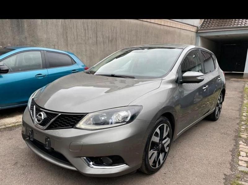 Grau Gebraucht 2016 Nissan Pulsar Tekna Limousine | 6.900 € (Fairer Preis) - Bild 1/4