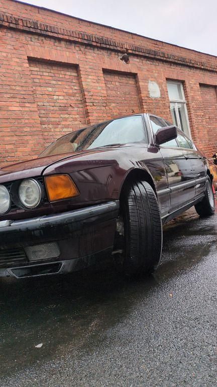 Rot Gebraucht 1992 BMW 740 Limousine | 11.500 € - Bild 1/3