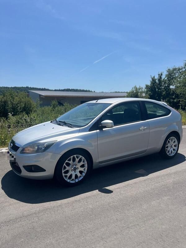 Silber Gebraucht 2009 Ford Focus Kleinwagen | 2.500 € (Guter Preis) - Bild 1/4
