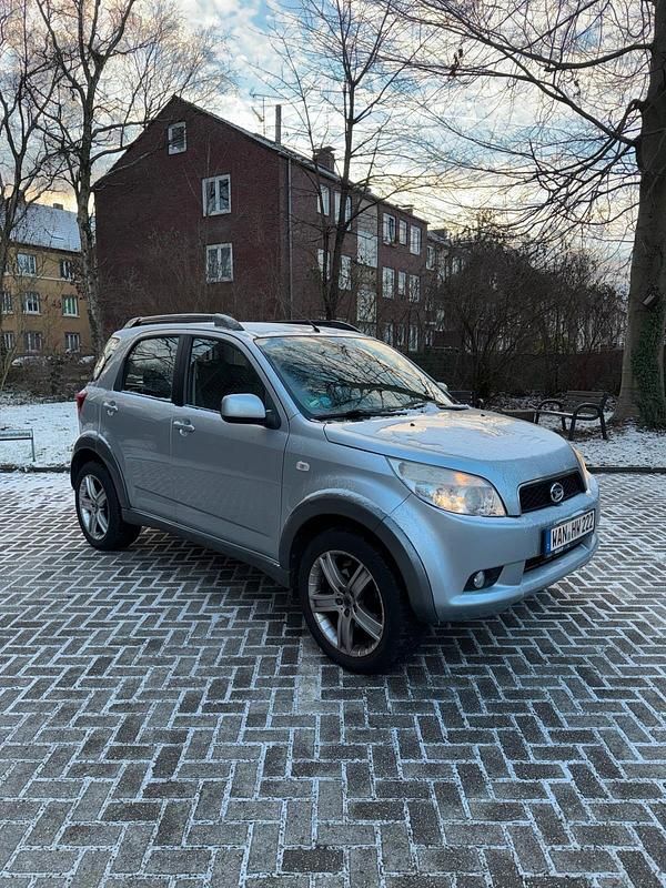 Silber Gebraucht 2008 Daihatsu Terios SUV | 7.400 € - Bild 1/4