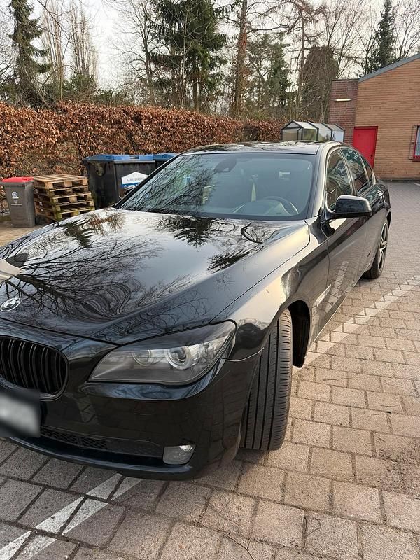 Gebraucht BMW 730 Shadowline 245 PS (180 kW) 2011 Schwarz Limousine