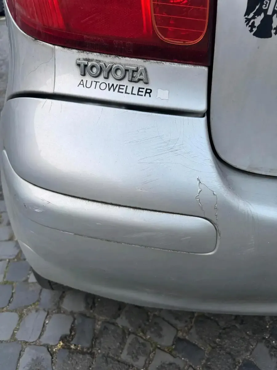 Gebraucht Toyota Yaris 65 PS (47 kW) 2004 Silber Kleinwagen