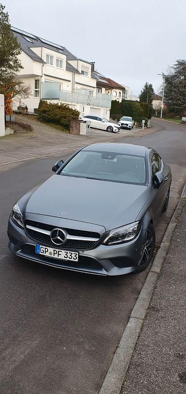 Grau Gebraucht 2018 Mercedes C300 Coupé | 28.000 € (Guter Preis) - Bild 1/4