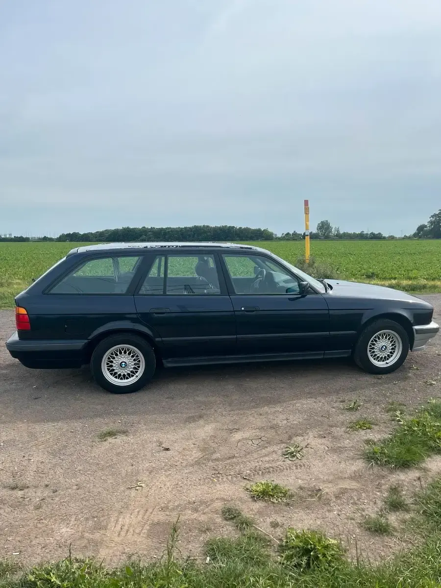Gebraucht BMW 518 113 PS (83 kW) 1994 Blau Kombi