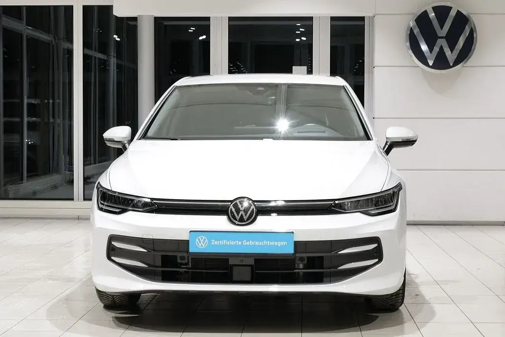 Gebraucht VW Golf VIII Life 116 PS (85 kW) 2025 Weiß Limousine