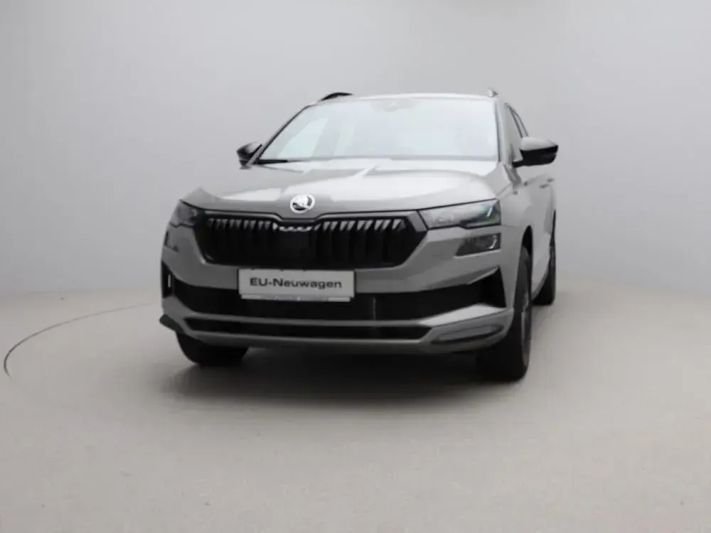 Neu Skoda Karoq SportLine 190 PS (139 kW) 2026 Grau SUV