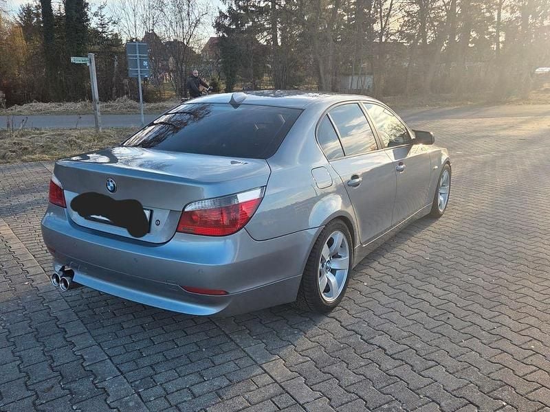Gebraucht BMW 545 333 PS (244 kW) 2004 Grau Limousine