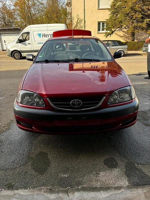 Gebraucht Toyota Avensis 2001 Rot Limousine