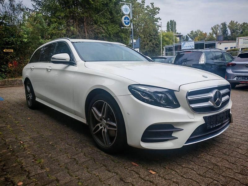 Gebraucht Mercedes E220 AMG line 194 PS (142 kW) 2017 Weiß Limousine