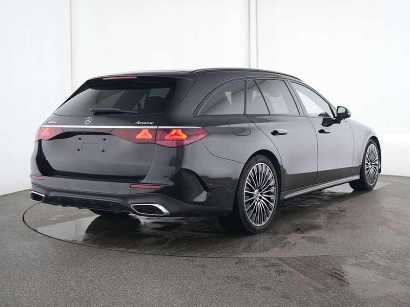 Gebraucht Mercedes E300 AMG 197 PS (144 kW) 2024 Obsidianschwarz metallic Kombi