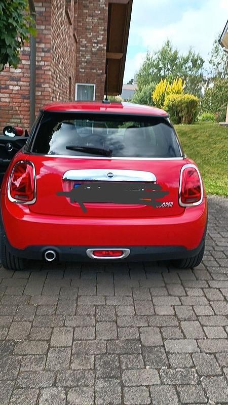Gebraucht Mini Cooper 136 PS (100 kW) 2019 Rot Kleinwagen