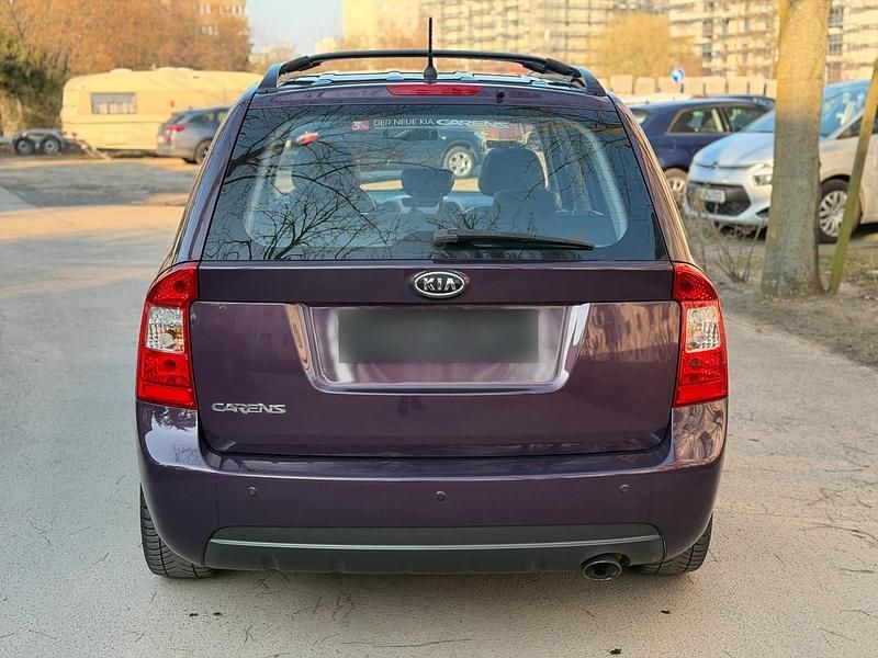 Gebraucht Kia Carens 140 PS (102 kW) 2008 Violet Van / Kleinbus