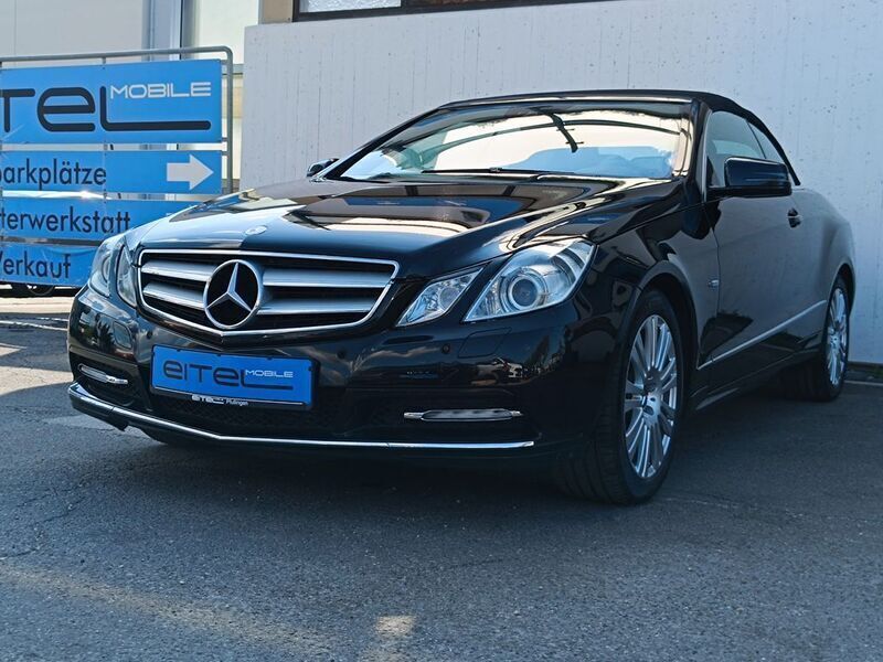 Black metallic Gebraucht 2012 Mercedes E200 Cabrio | 13.790 € (Fairer Preis) - Bild 1/4