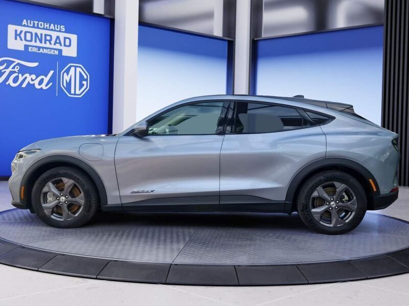 Gebraucht Ford Mustang Mach-E Extended Range 216 kW (294 PS) 2023 Iced blue silver metallic SUV