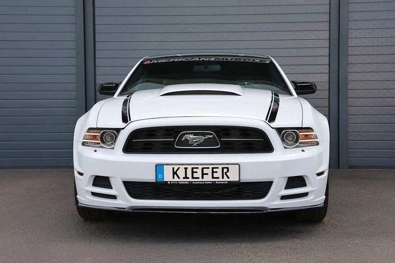 Gebraucht Ford Mustang Ambiente 305 PS (224 kW) 2014 Weiß Coupé