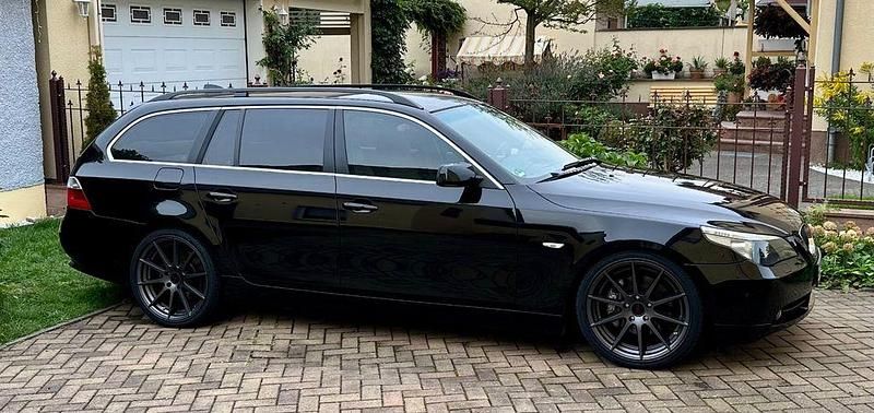 Gebraucht BMW 525 218 PS (160 kW) 2006 Schwarz Kombi