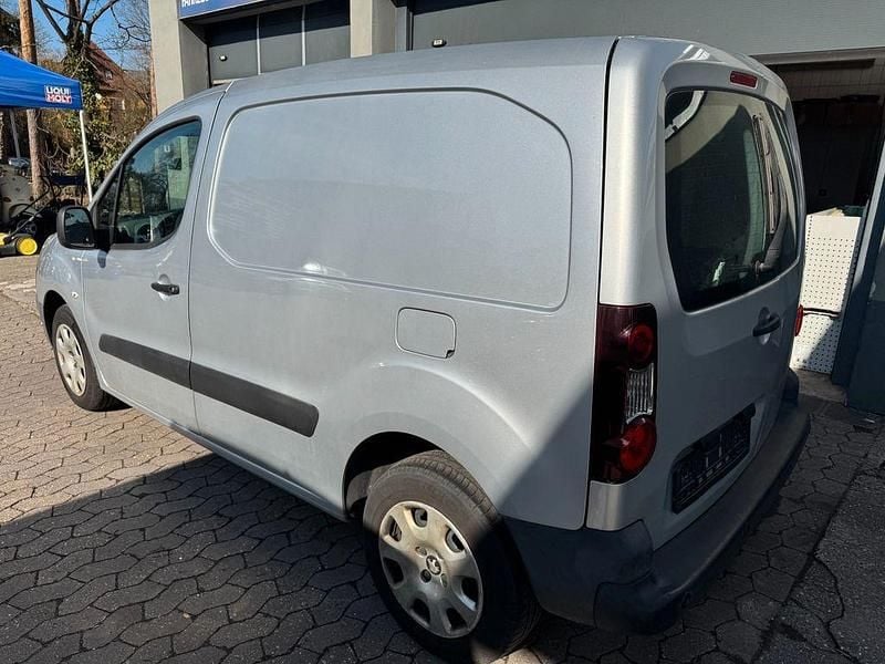 Gebraucht Peugeot Partner 99 PS (72 kW) 2012 Silber Van / Kleinbus