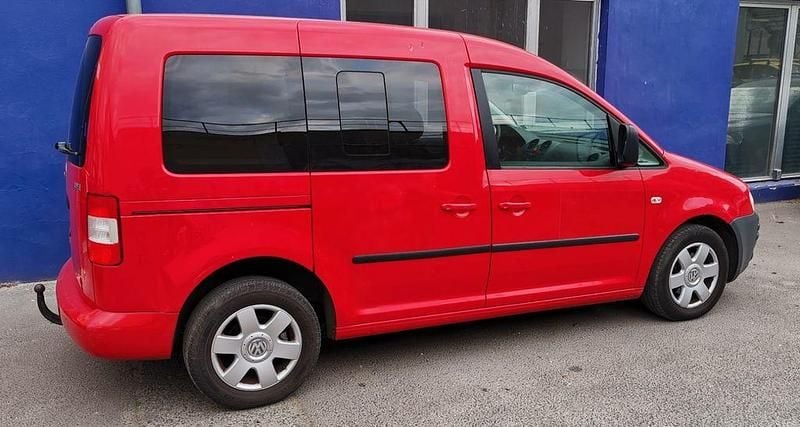 Gebraucht VW Caddy Life 80 PS (58 kW) 2010 Rot Van / Kleinbus